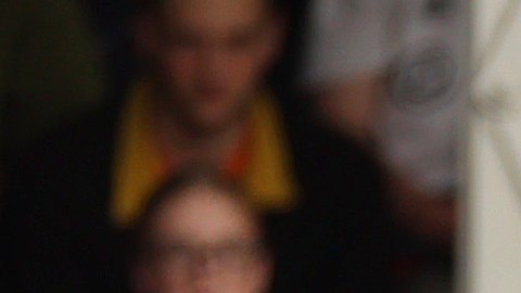 El cuerpo médico del Sheffield United atiende al capitán Chris Basham durante el encuentro frente a Fulham.