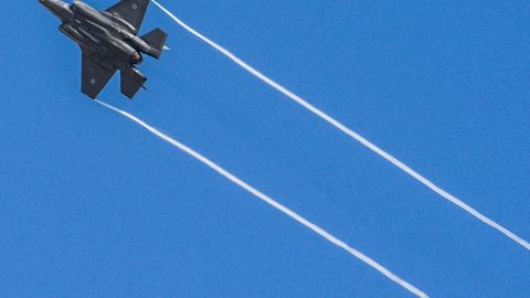 La fuerza aérea israelí ha intensificado los ataques contra Gaza con bombardeos aéreos principalmente.