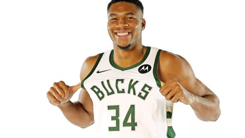 Giannis Antetokounmpo y Milwaukee Bucks firman extensión de contrato por $186 millones de dólares