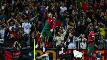 Cristiano anotó doblete en su partido 200 con Portugal que aseguró su lugar en la Eurocopa 2024