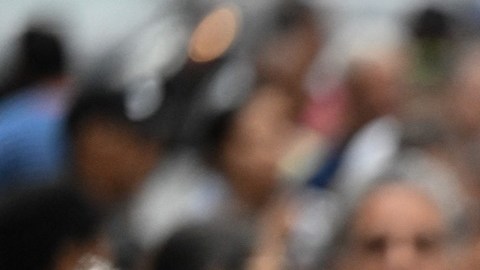Bob Menéndez celebra la participación en la elección primaria de la oposición en Venezuela