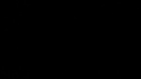 NEW YORK, NEW YORK - OCTOBER 18: A'ja Wilson celebra con el trofeo de la WNBA. Sarah Stier/Getty Images)