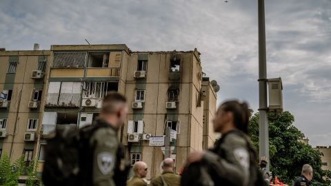 Israel intensifica sus operaciones terrestres tras "corte completo" de telefonía e internet en Gaza