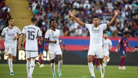 Jugadores del Real Madrid celebran el segundo gol ante Barcelona.