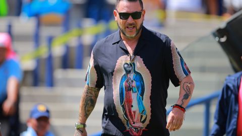 El entrenador de los Pumas podría ser sancionado por su camisa de la Virgen de Guadalupe.