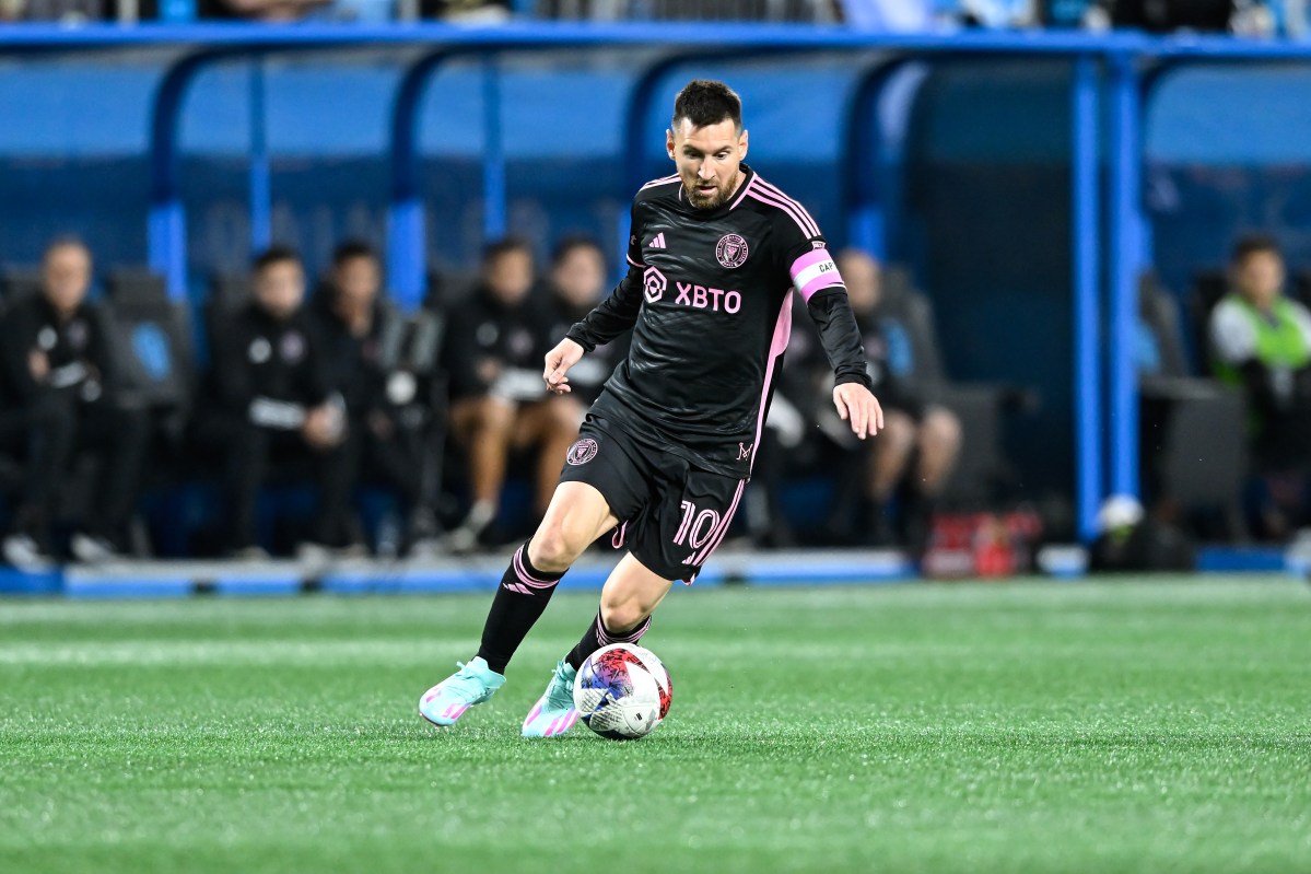 Lionel Messi breaks all records and is crowned the player who sells the