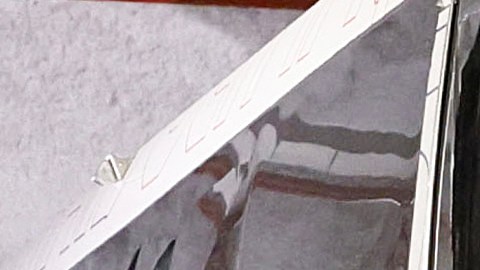 El autobús que trasladaba al Lyon resultó apedreado.