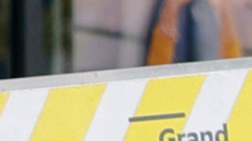 La policía francesa está en la entrada de una estación de metro tras dispararle e hiriendo a una mujer que amenazaba en un tren RER.