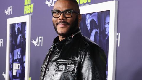 Tyler Perry invertirá parte de su dinero en ayudar a esta señora.