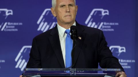 "No es mi momento": Mike Pence se retiró de la carrera republicana para la presidencial de EE.UU.