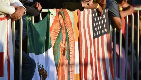 65% de los estadounidenses aún tiene una visión favorable de la cultura mexicana, según la encuesta.