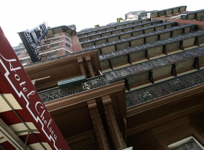 La fachada del Hotel Chelsea en la ciudad de Nueva York. (Foto: TIMOTHY A. CLARY/AFP vía Getty Images)
