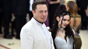 Elon Musk y Grimes.