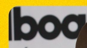 En la imagen aparecen Bad Bunny junto a J Balvin.