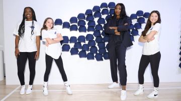 Venus Williams compartió con  jóvenes atletas para celebrar el lanzamiento del programa de entrenamiento en línea.