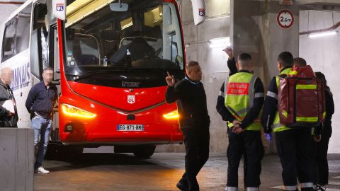 Autores del ataque donde resultó herido el técnico del Lyon se enfrentan a 10 años de cárcel