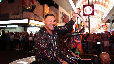 Óscar de la Hoya en el desfile de Las Vegas.