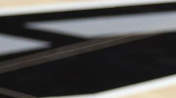 Luka Doncic (i) y Jeremy Sochan (R) en acción.