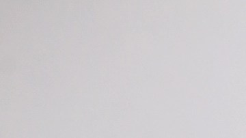 El cantante Marc Anthony junto a su esposa Nadia Ferreira.