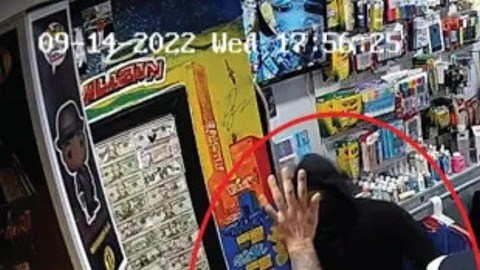 Robo captado por la cámara de seguridad.