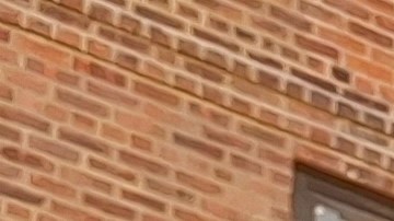 A la puertorriqueña María Nieves le parece justo que aumente la inversión en "levantar"  la vivienda pública de NYC.