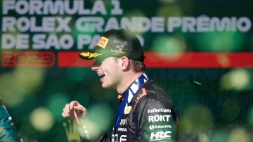 Max Verstappen de Red Bull Racing celebra tras ganar el Gran Premio de Brasil de Fórmula 1.
EFE/