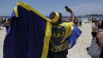 Aficionados de Boca Juniors se reunieron en la playa de Copacabana en Río de Janeiro.