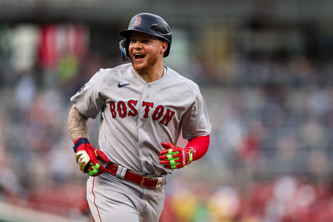 Yankees estudian un posible cambio con los Red Sox que incluiría al venezolano Gleyber Torres