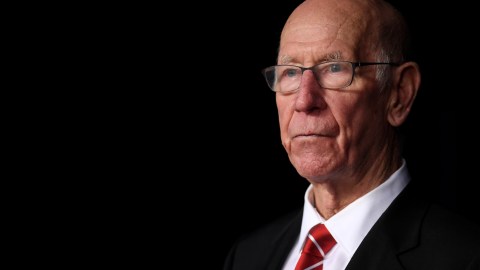 Investigación revela que la muerte de Sir Bobby Charlton se debió a una caída accidental