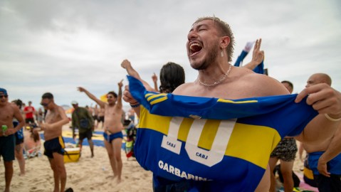 Entre lágrimas, hincha de Boca Jrs. pide a Conmebol que actúe tras ataques de barra del Fluminense