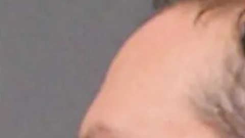 La madre del expolicía ha asegurado que su hijo es un hombre "tranquilo, reflexivo, honorable y desinteresado" que tiene un "gran corazón".