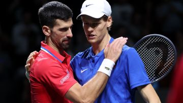 Djokovic cae sorpresivamente ante Sinner y deja escapar la posibilidad de ganar la Copa Davis