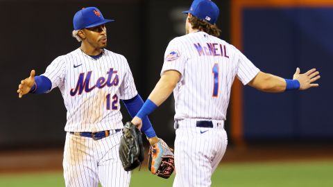 Francisco Lindor cumplío su promesa de 2022 y regaló un auto a su compañero de los Mets, Jeff McNeil