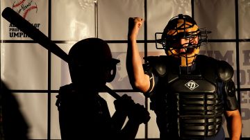 jugador de béisbol de la escuela secundaria de bateo