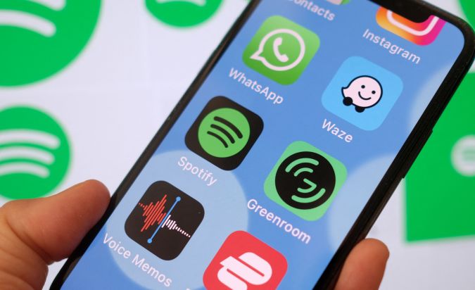 Las leyes propuestas tienen como objetivo crear un enfoque estandarizado para la supervisión parental en todas las aplicaciones utilizadas por adolescentes menores de 16 años. (Foto: CHRIS DELMAS/AFP via Getty Images)