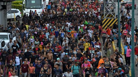 TOPSHOT-MEXICO-US-MIGRATION-CARAVAN