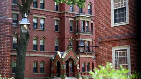 La carta abierta describe varios pasos para abordar el antisemitismo en Harvard.