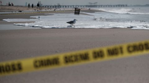 Los paramédicos llevaron al estadounidense al Hospital Metro Pavía Arecibo, donde se declaró su muerte.