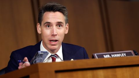 El senador Hawley no solo pidió prohibir TikTok, sino también cualquier aplicación controlada por su empresa matriz, ByteDance.