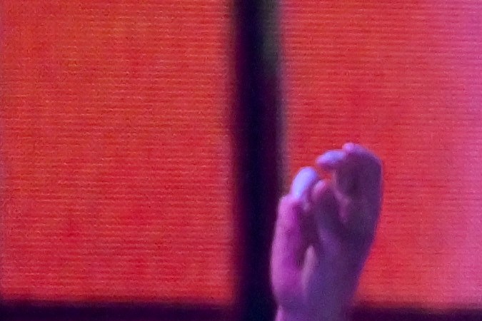 Mau y Ricky actuando en un show.