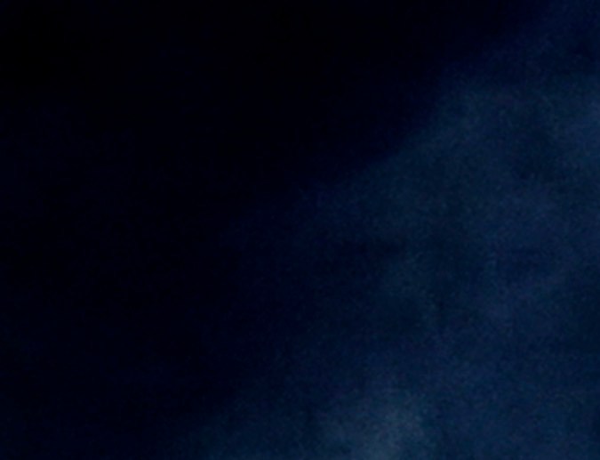 Taylor Swift actuando durante un show.