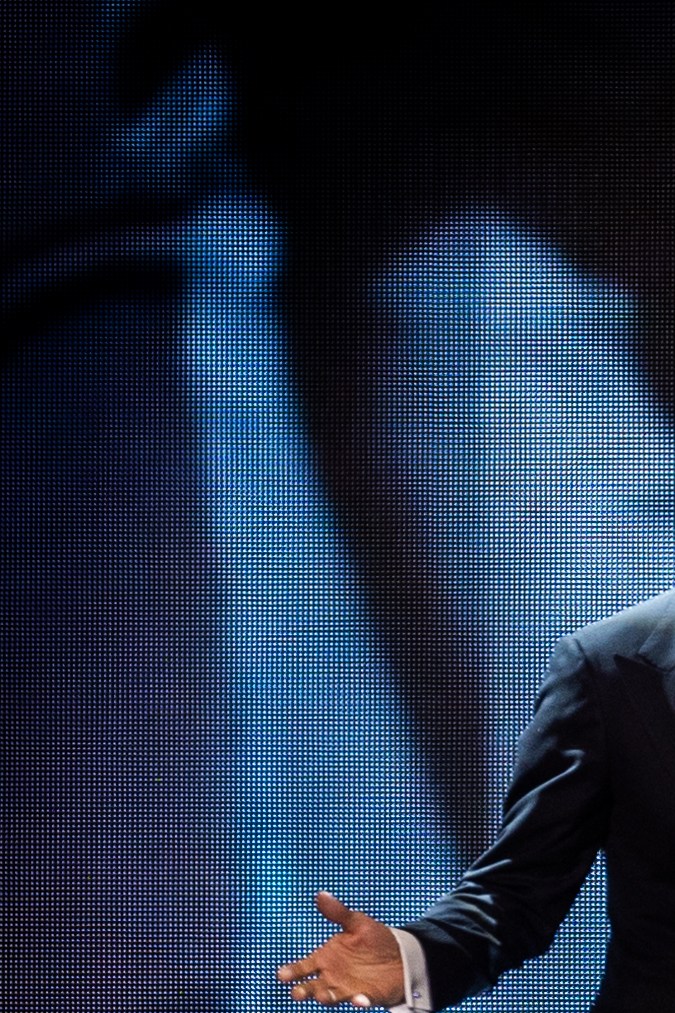 Luis Miguel cantando en Argentina como parte de su tour 2023.