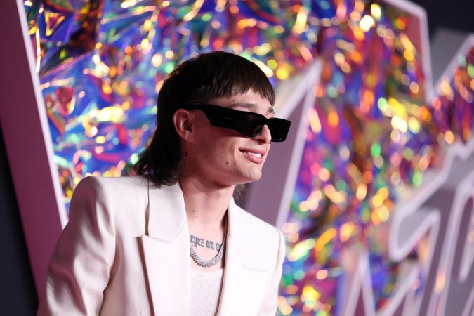 Peso Pluma buscará repetir su éxito en los Billboard Music Awards 2023.