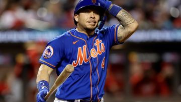 El receptor venezolano confía en poder tener la titularidad con los Mets para la próxima temporada.