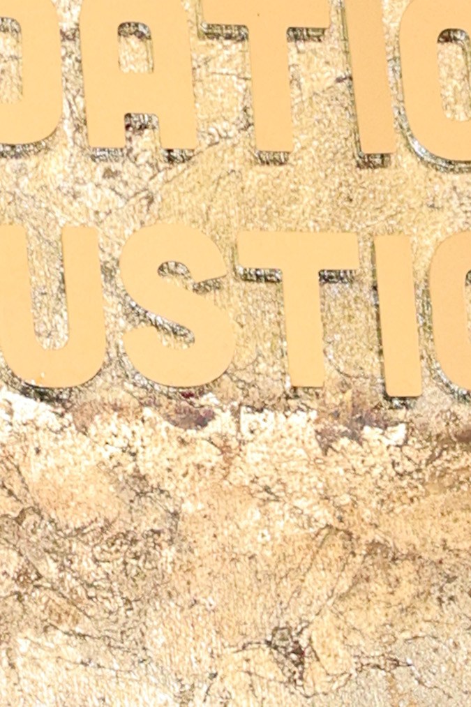 Sofía Vergara posando en la alfombra roja de un evento.