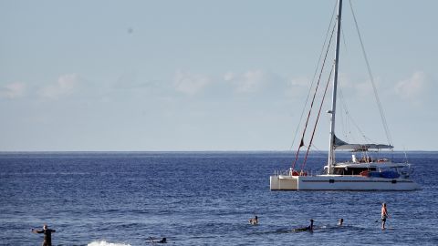 Un catamarán se hundió en Las Bahamas.