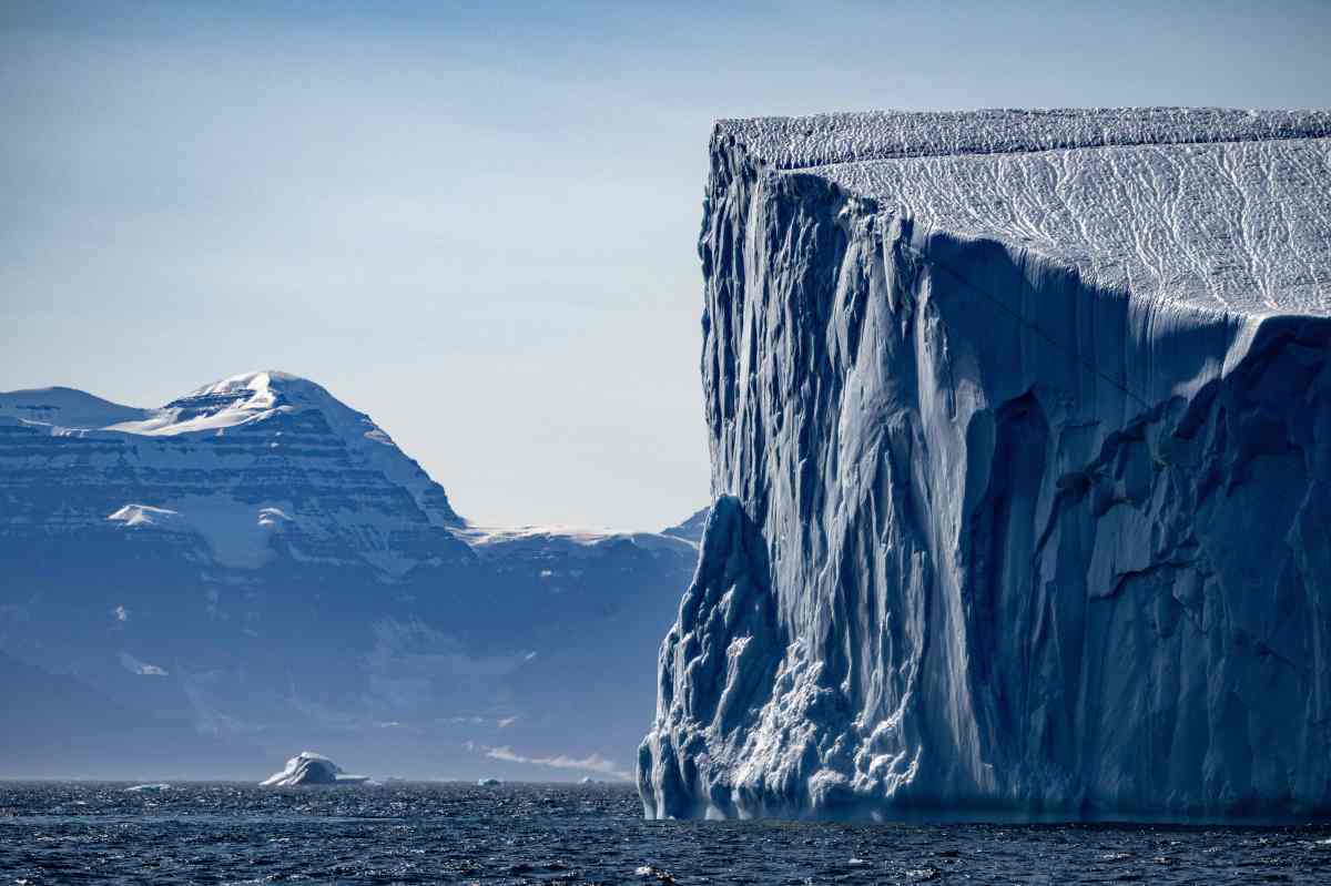 Iceberg más grande que el Empire State comenzó a moverse 30 años ...