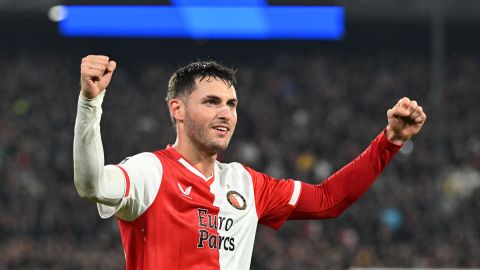 ¿Santi Giménez al Real Madrid?: Esta leyenda del equipo blanco avaló su fichaje