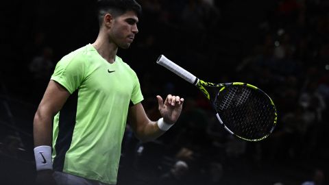 Carlos Alcaraz deberá replantear su estrategia para regresar al número 1 del ranking ATP.