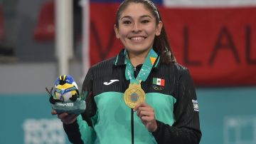 Gudalupe Quintal, ganadora de la medalla de oro en karate.